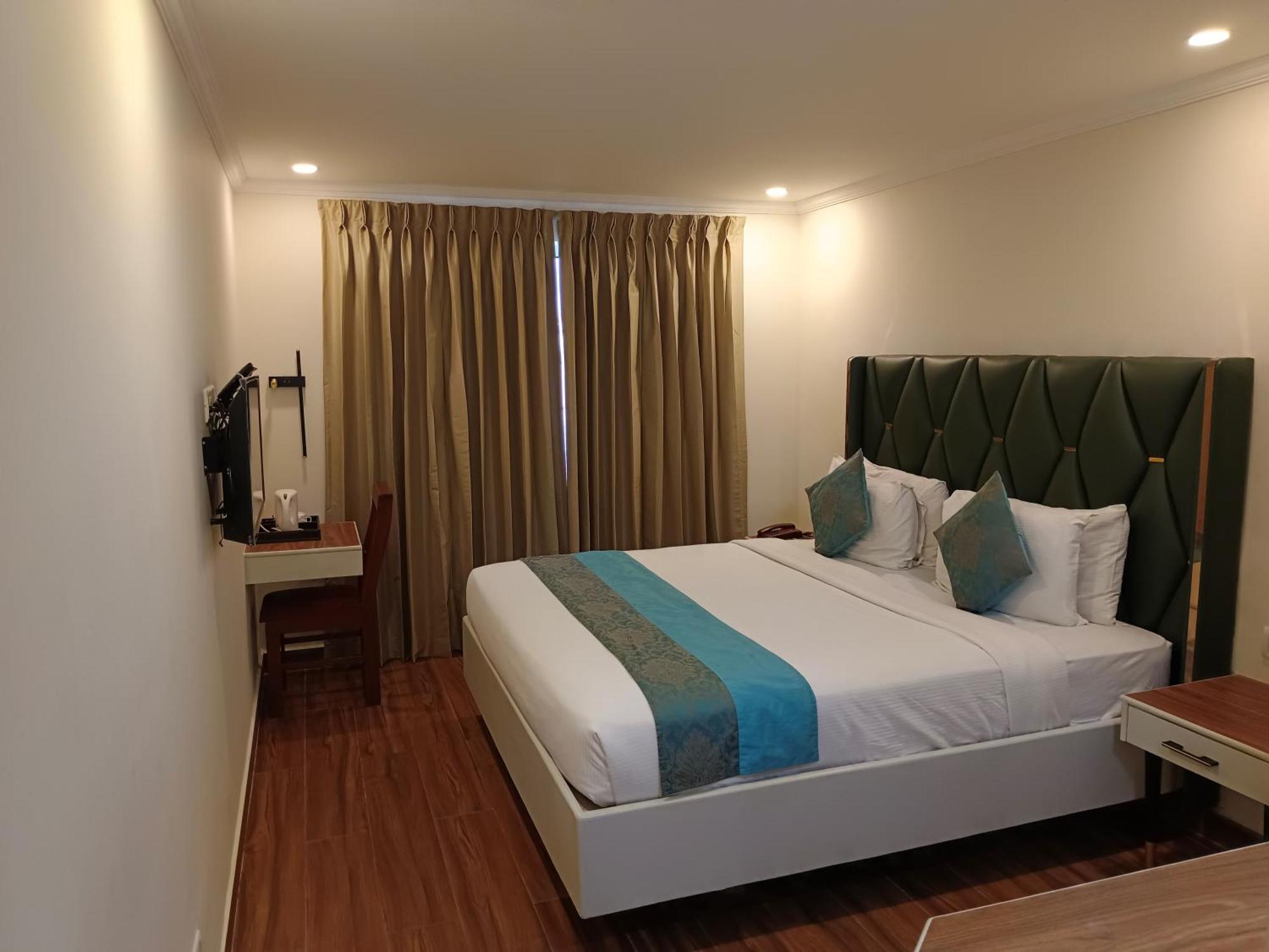 Deluxe Double Room,1544136589:JPEG